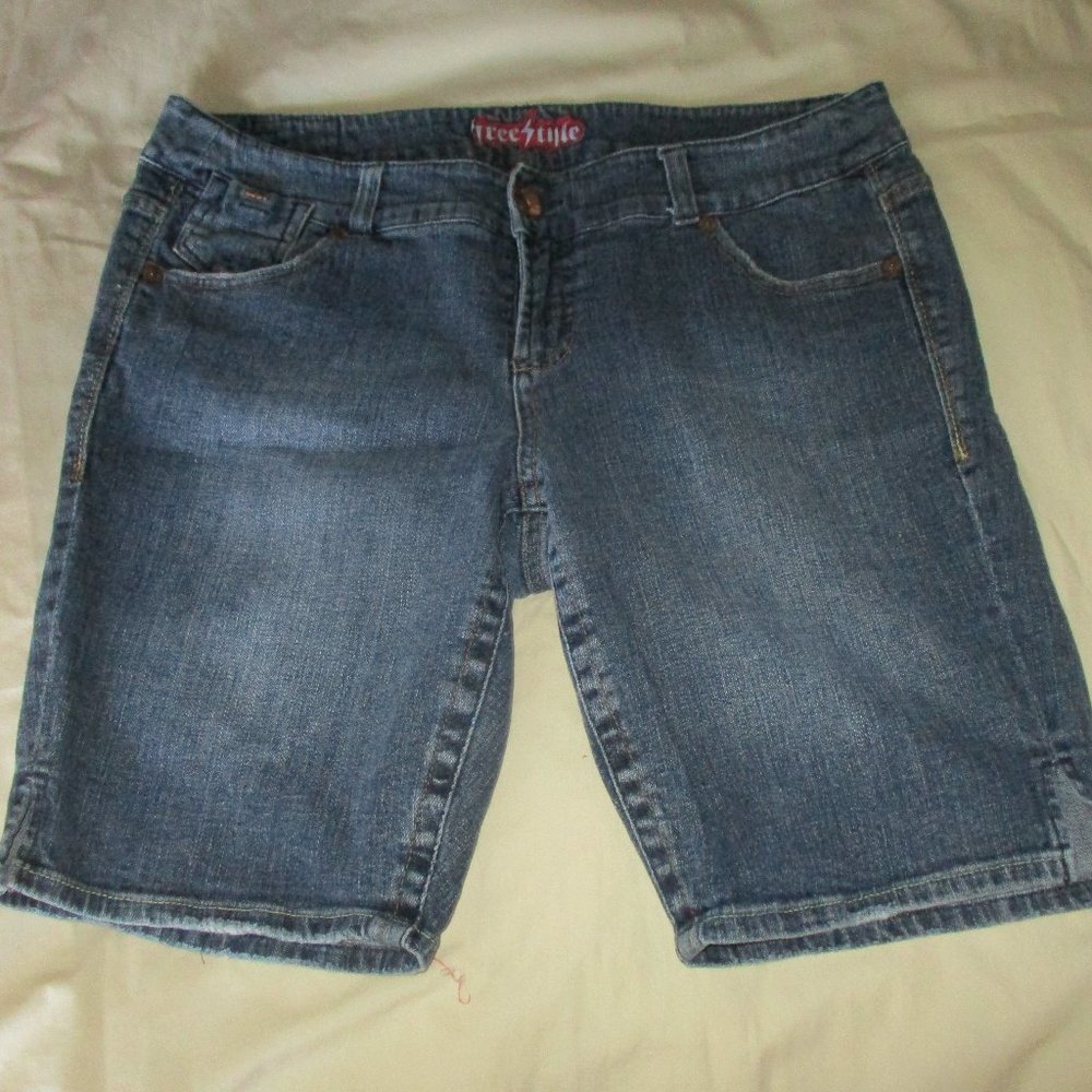 FREESTYLE Revolution Jean Shorts Size 14
